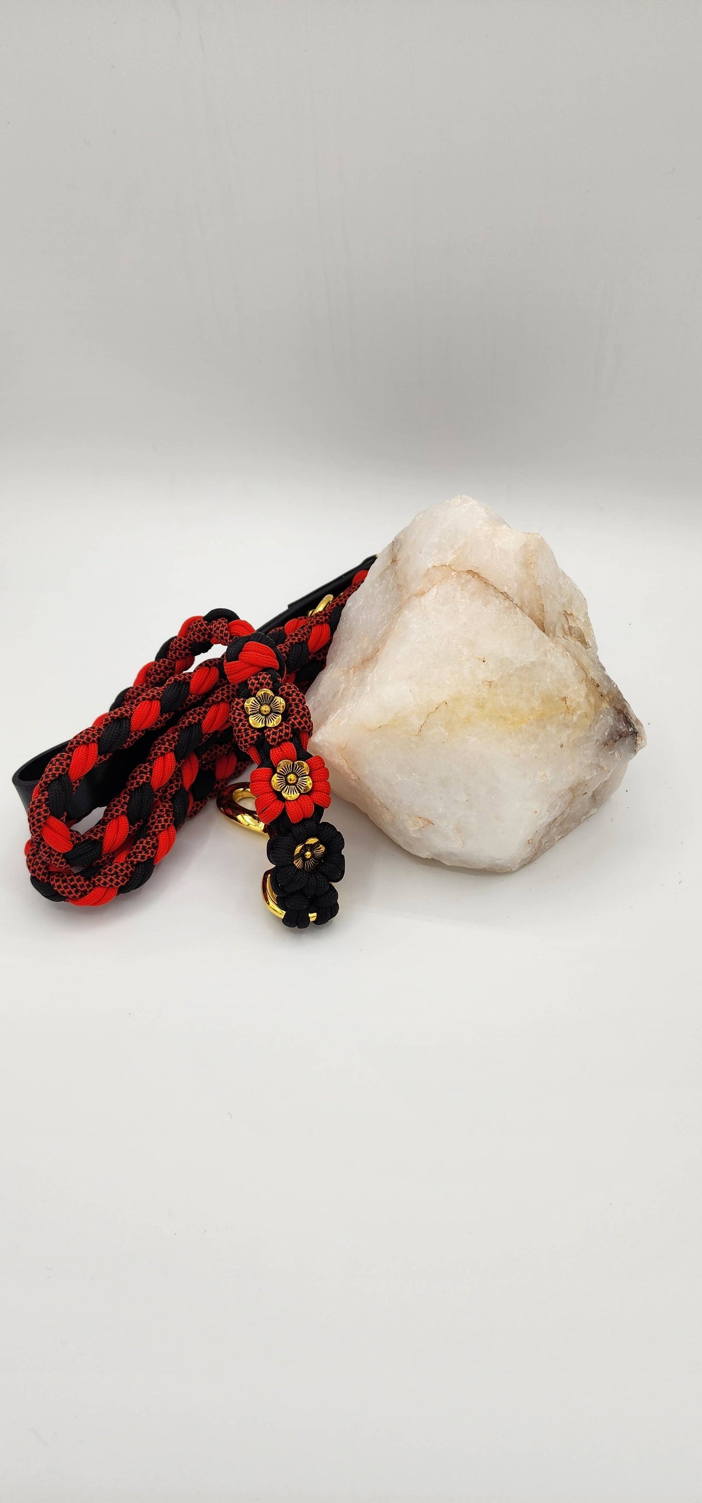Red/Black Gold Petal Flower Paracord Leash